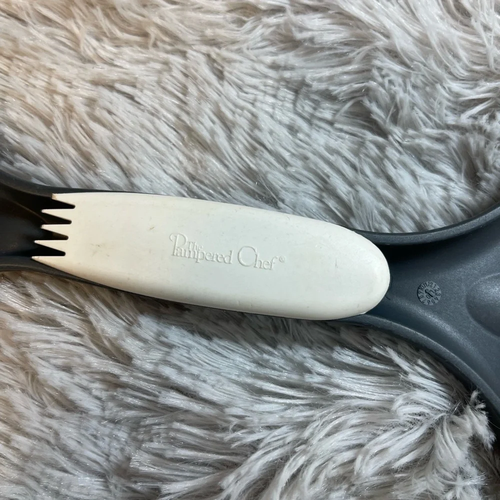 ⭐️Pampered Chef Baker's Roller #1485